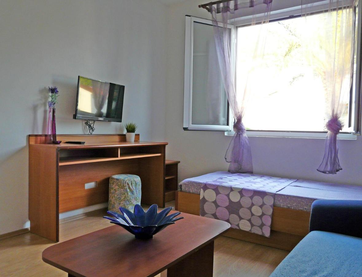 Apartments By The Sea Drvenik Donja Vala, Makarska - 6756 エクステリア 写真