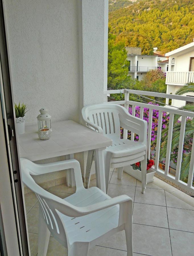 Apartments By The Sea Drvenik Donja Vala, Makarska - 6756 エクステリア 写真