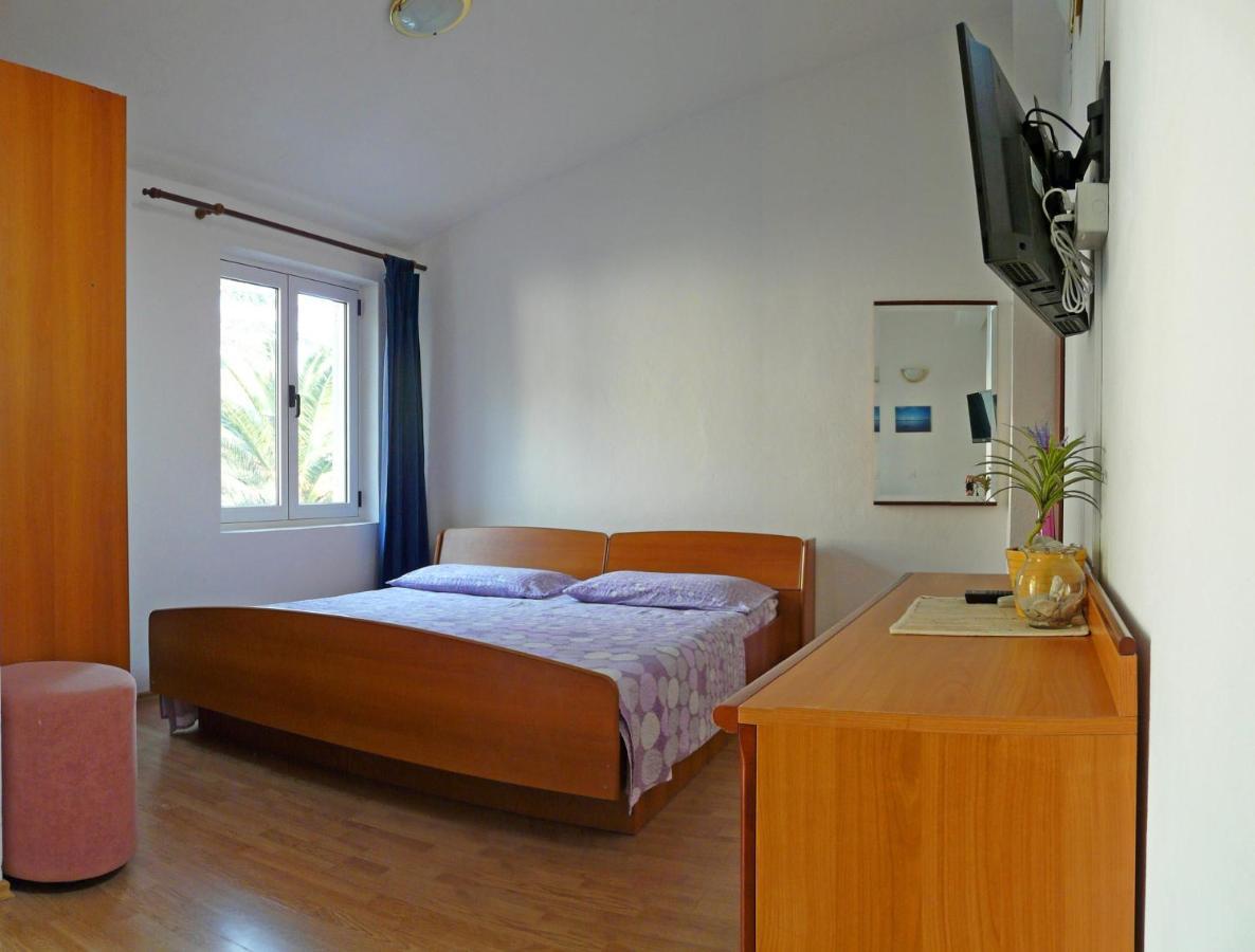 Apartments By The Sea Drvenik Donja Vala, Makarska - 6756 エクステリア 写真
